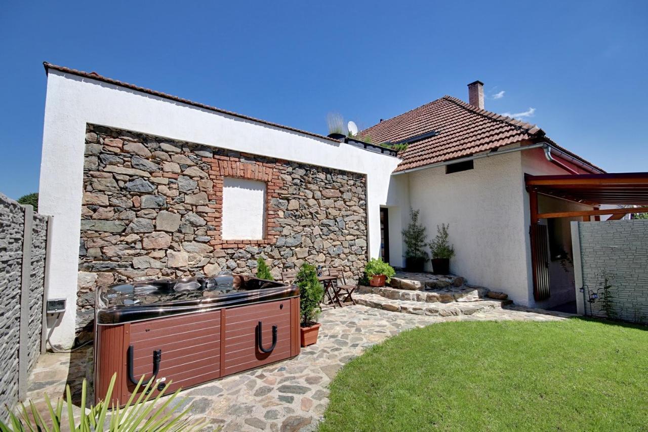 Ctetin Holiday Home Kvitek מראה חיצוני תמונה